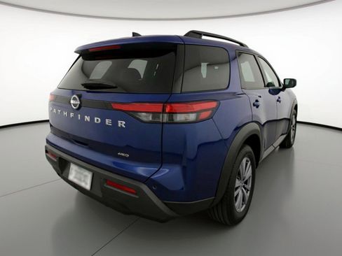 Used 2025 Nissan Pathfinder SV FWD image 9