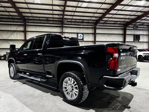 Used 2020 Chevrolet Silverado 2500 High Country w/ Technology Package image 7