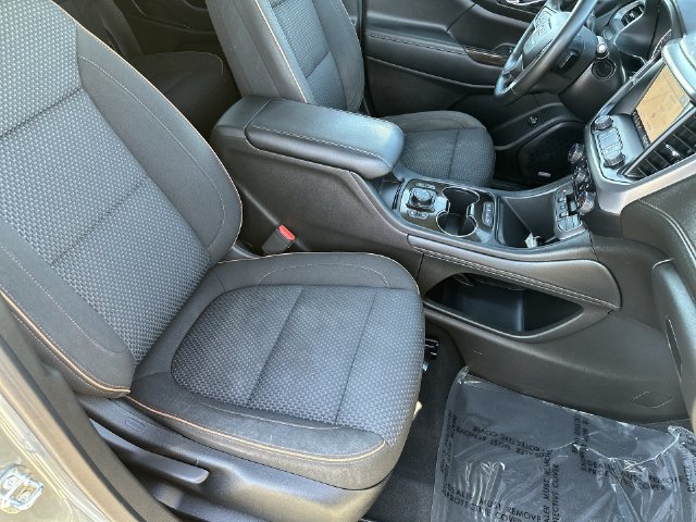 Certified 2023 GMC Acadia AT4 AWD/4WD image 36