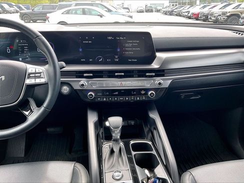 Used 2025 Kia Telluride LX FWD image 17