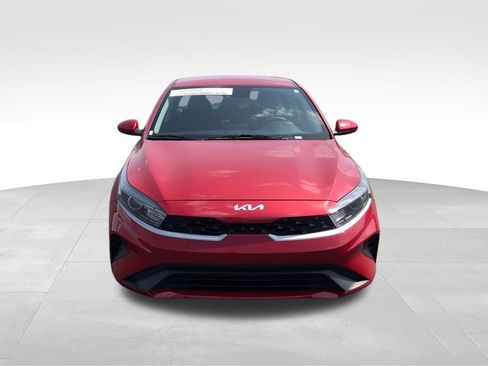 Used 2022 Kia Forte LXS FWD image 3