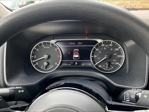 Used 2023 Nissan Rogue SV AWD/4WD image 19
