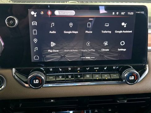 Used 2023 GMC Canyon Denali image 11