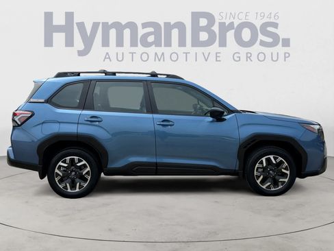Certified 2025 Subaru Forester AWD/4WD image 2