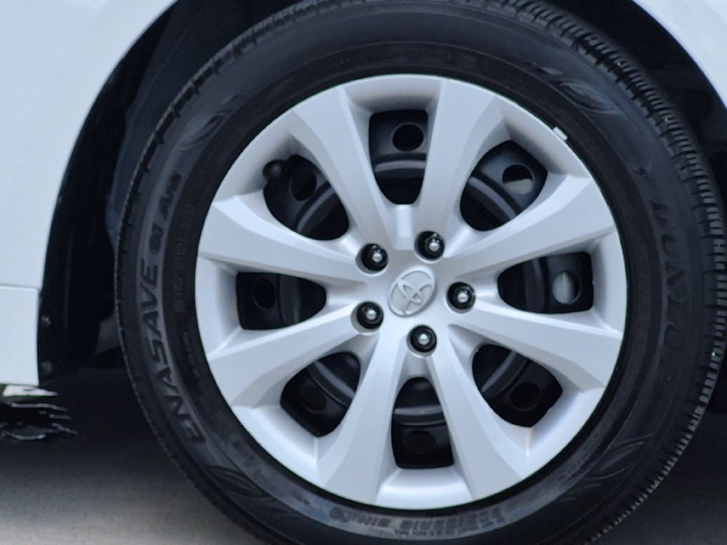 Used 2025 Toyota Corolla LE FWD image 25