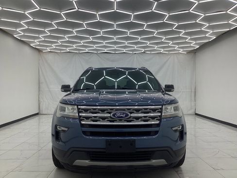 Used 2018 Ford Explorer XLT w/ Equipment Group 201A image 5