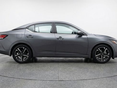 Used 2025 Nissan Sentra SV FWD image 11