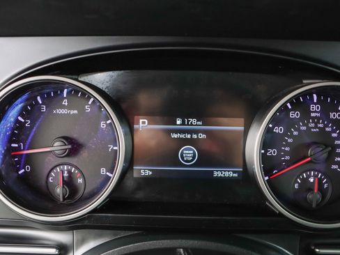 Used 2024 Kia Carnival LX image 15