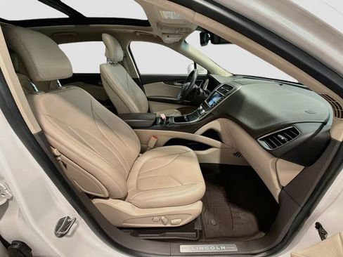 Used 2018 Lincoln MKX Reserve AWD/4WD image 25