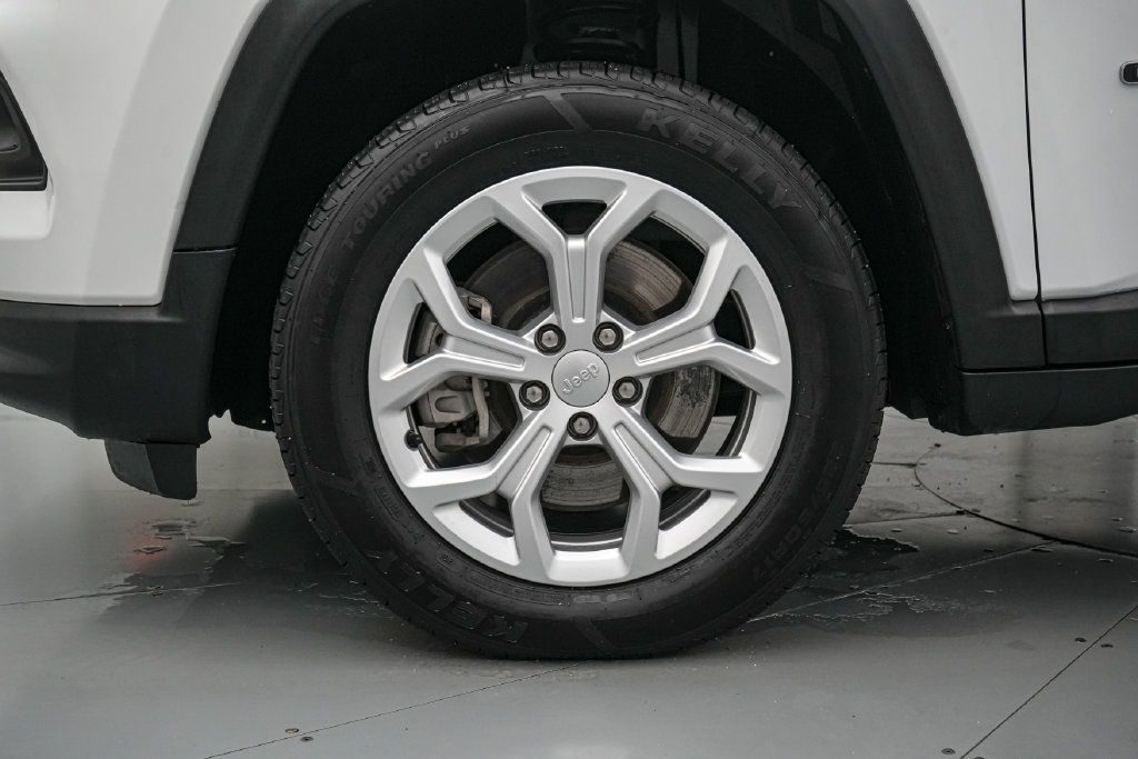 Used 2024 Jeep Compass Latitude AWD/4WD image 10