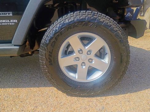 Used 2015 Jeep Wrangler Unlimited Sport w/ Quick Order Package 24S AWD/4WD image 19