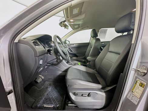 Used 2020 Volkswagen Tiguan SE AWD/4WD image 13