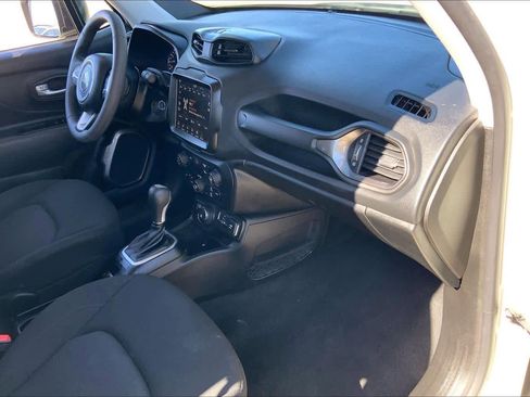 Used 2023 Jeep Renegade Latitude image 19