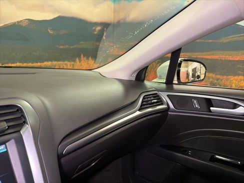 Used 2014 Ford Fusion Titanium AWD/4WD image 31