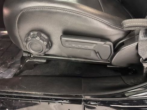 Used 2023 Jeep Wrangler Unlimited Sahara w/ Cold Weather Group image 19