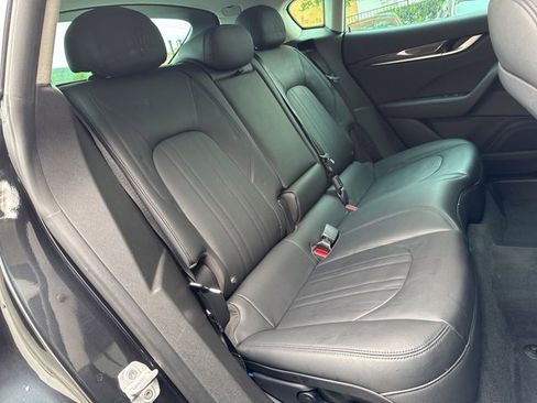 Certified 2022 Maserati Levante Modena image 16