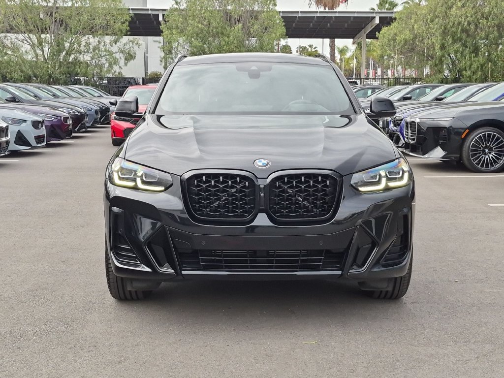 Certified 2025 BMW X4 xDrive30i w/ Premium Package AWD/4WD image 4