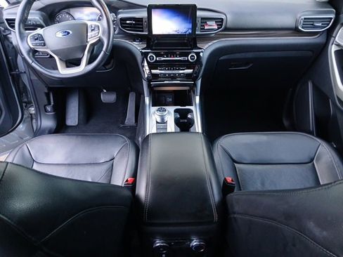 Used 2022 Ford Explorer Limited w/ Equipment Group 301A image 11