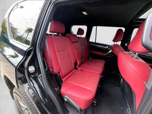 Used 2023 Lexus GX 460 Premium w/ Premium Package image 29