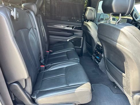 Used 2023 Jeep Wagoneer L 4WD w/ Premium Group I image 48
