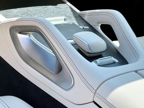 Certified 2023 Mercedes-Benz GLS 450 4MATIC image 32