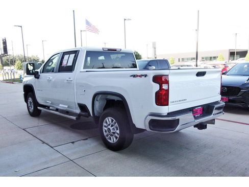 Used 2025 Chevrolet Silverado 2500 LT w/ Convenience Package AWD/4WD image 6