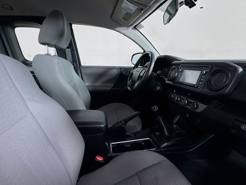 Used 2017 Toyota Tacoma SR AWD/4WD image 23