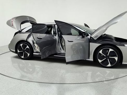 Used 2023 Lucid Air Touring AWD/4WD image 20