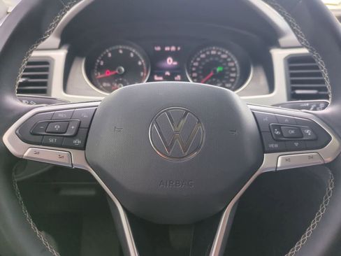 Used 2021 Volkswagen Atlas Cross Sport SE w/ Panoramic Sunroof Package image 24