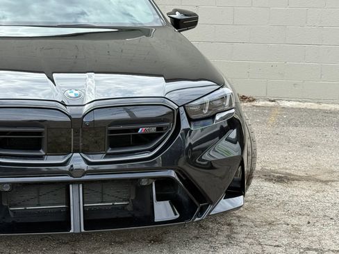Used 2025 BMW M5 Sedan 4D w/ Executive Package image 31