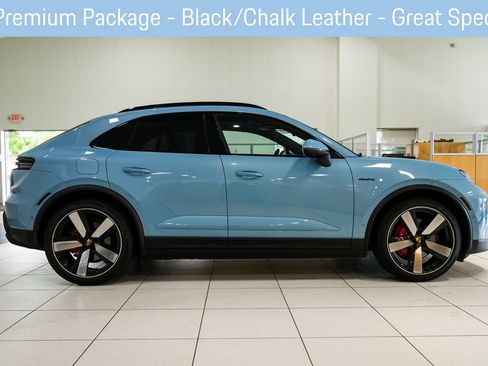 Used 2025 Porsche Macan 4S Electric AWD/4WD image 17