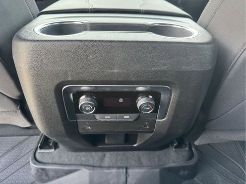Used 2025 Chevrolet Suburban LS AWD/4WD image 61