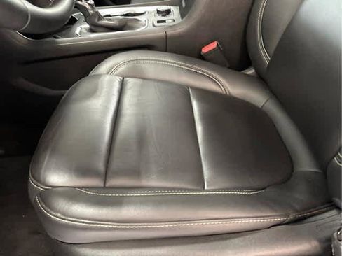 Used 2023 Chevrolet Traverse LT image 23