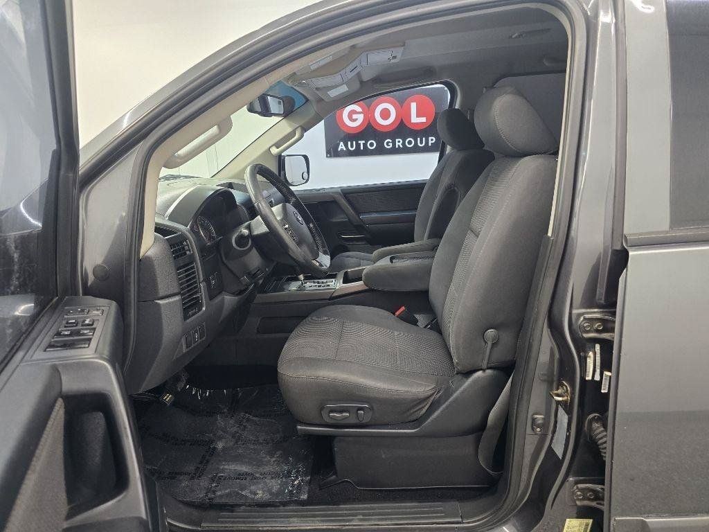 Used 2012 Nissan Titan SV RWD image 11