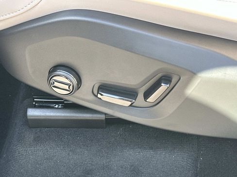 New 2026 Volvo XC90 T8 Plus w/ Protection Package Premier image 14