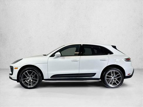 Certified 2026 Porsche Macan AWD/4WD image 2