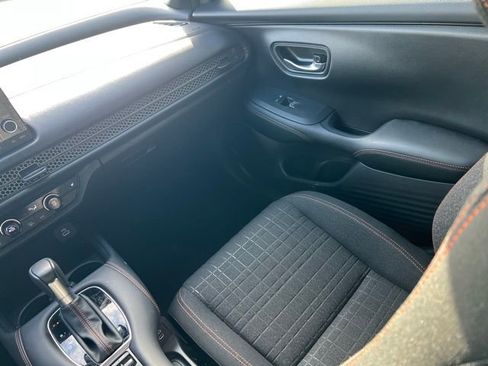 Used 2025 Honda HR-V Sport image 15