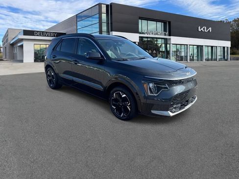 Certified 2023 Kia Niro Wind FWD image 1