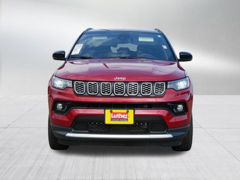 Used 2025 Jeep Compass Limited AWD/4WD image 2