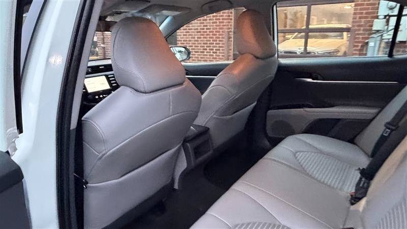 Used 2020 Toyota Camry SE FWD image 17