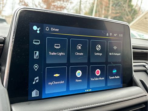 Used 2023 Chevrolet Suburban LT w/ Luxury Package image 21