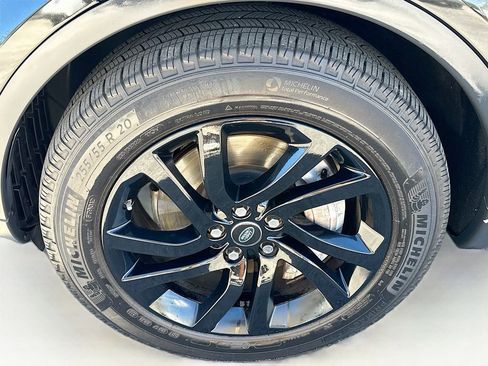 Used 2020 Land Rover Discovery HSE image 36