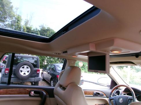 Used 2012 Buick Enclave Premium w/ Trailering Provision Package FWD image 7