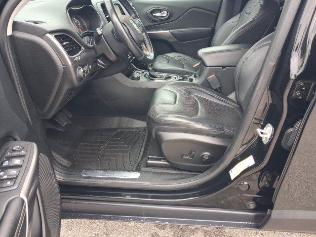 Used 2019 Jeep Cherokee Limited w/ Luxury Group AWD/4WD image 12