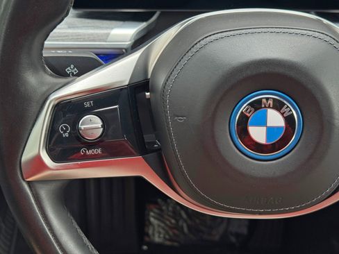 Used 2024 BMW i7 eDrive50 w/ M Sport Package RWD image 21