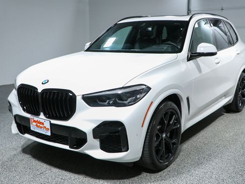 Used 2023 BMW X5 xDrive40i w/ M Sport Package AWD/4WD image 32