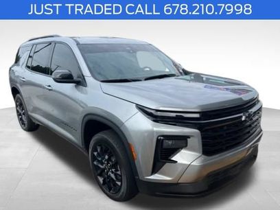 Used 2025 Chevrolet Traverse LT w/ Midnight/Sport Edition