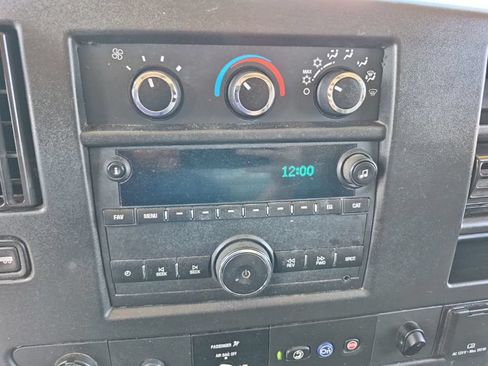 Used 2021 Chevrolet Express 3500 w/ Power Convenience Package RWD image 13