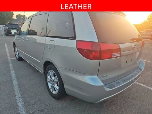 Used 2005 Toyota Sienna XLE w/ XLE Pkg 5 FWD image 5