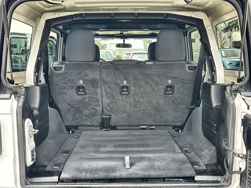 Used 2021 Jeep Wrangler Unlimited Rubicon image 19